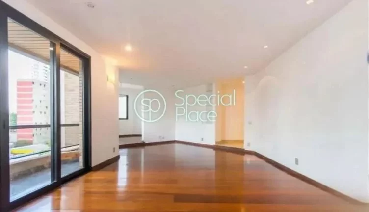 Imagem Oportunidade em Moema Pássaros, pertinho do parque e fora de rota. Excelente apartamento com 183m²...