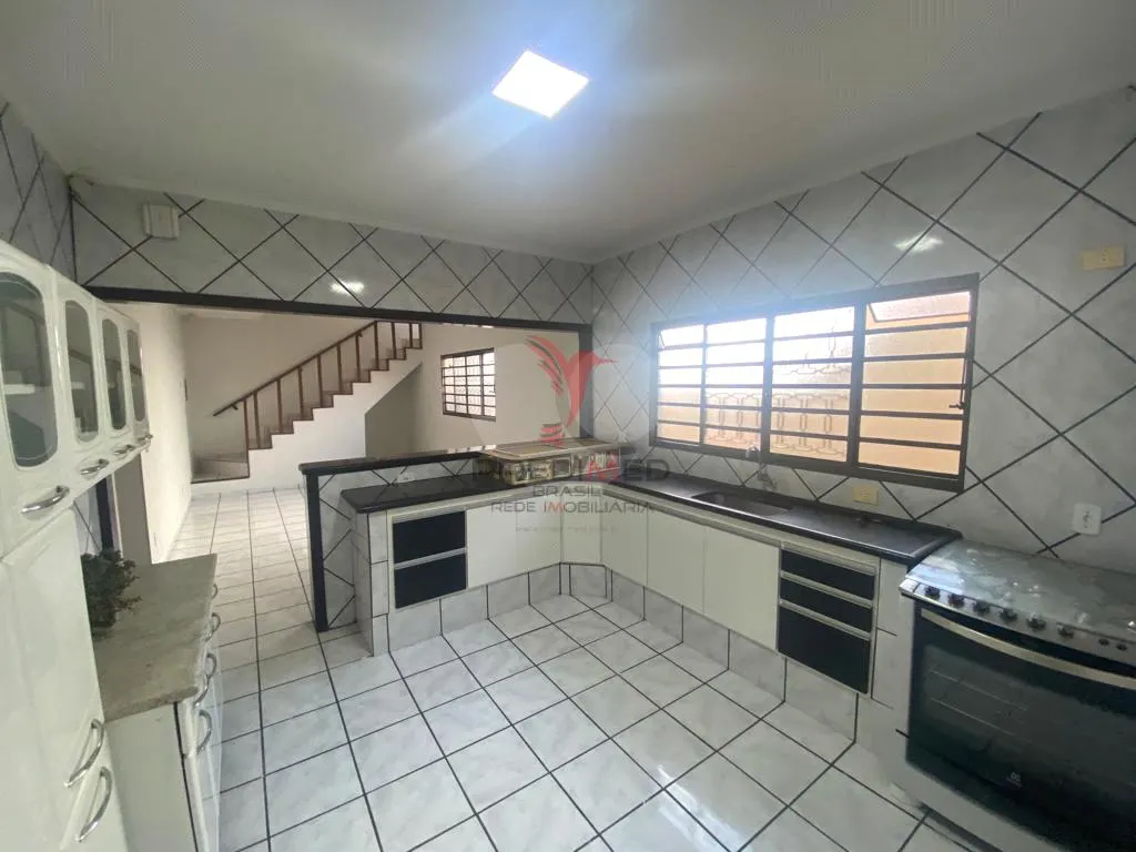 Imagem Casa de 3 quartos, 199m² no bairro Conjunto Sílvio Campanholi, em Lençóis Paulista