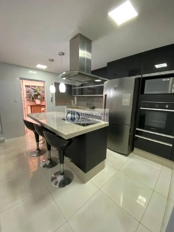 Imagem Casa com 4 dormitórios 1 suíte 3 vagas na chácara Mafalda .