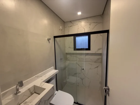 Imagem Casa a Venda com 3 Suítes e Piscina - Muito Conforto!