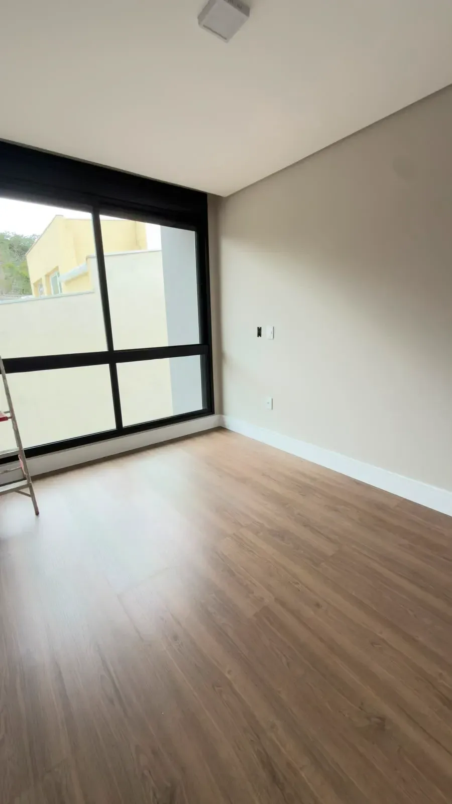 Imagem Casa de Condomínio com 3 Quartos à Venda, 150 m² em Santo Inácio - Curitiba