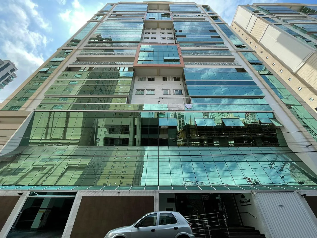 Foto do imóvel Apartamento à venda com 228m2 por R$ 3.490.000,00