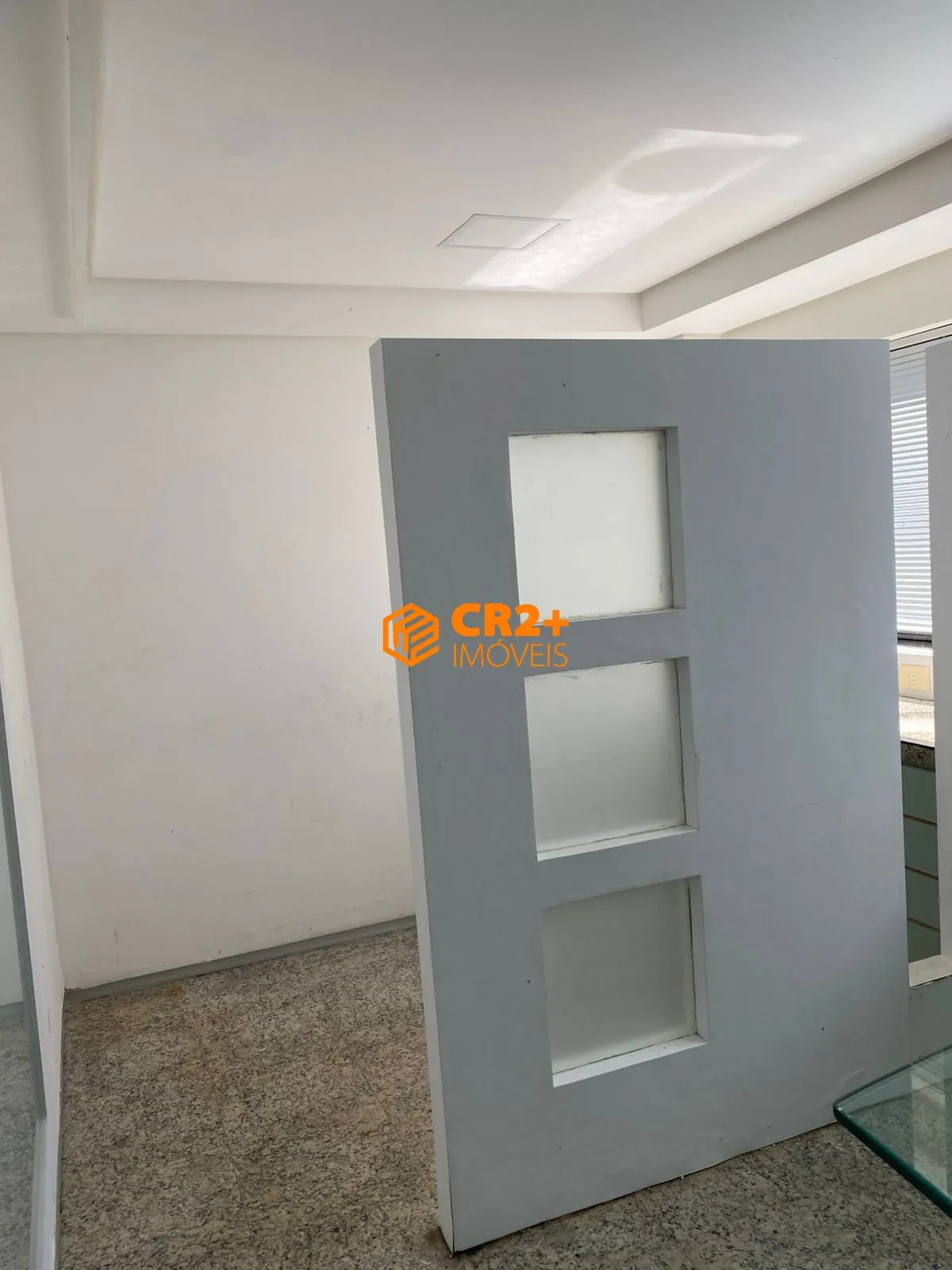 Imagem Oportunidade! Ampla Sala Comercial na Ilha do Leite - 250m²