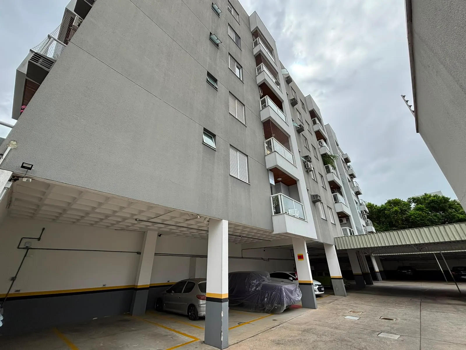 Imagem Apartamento com 2 Quartos à Venda, 75 m² em América - Joinville