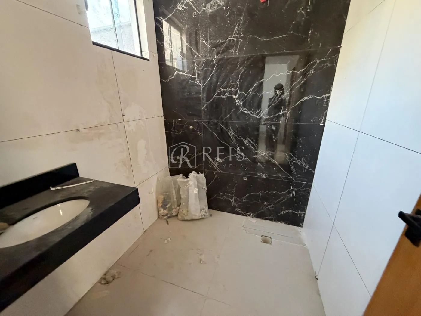 Imagem Casa para Venda em Rio das Ostras, Enseada das Gaivotas, 3 dormitórios, 1 suíte, 2 banheiros, 1 vaga