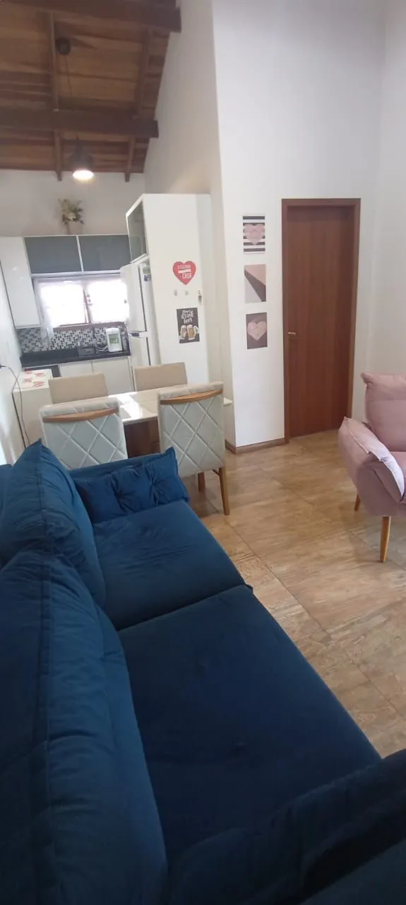 Imagem Casa com 02 quartos e 01 vaga no Bairro Cavalhada