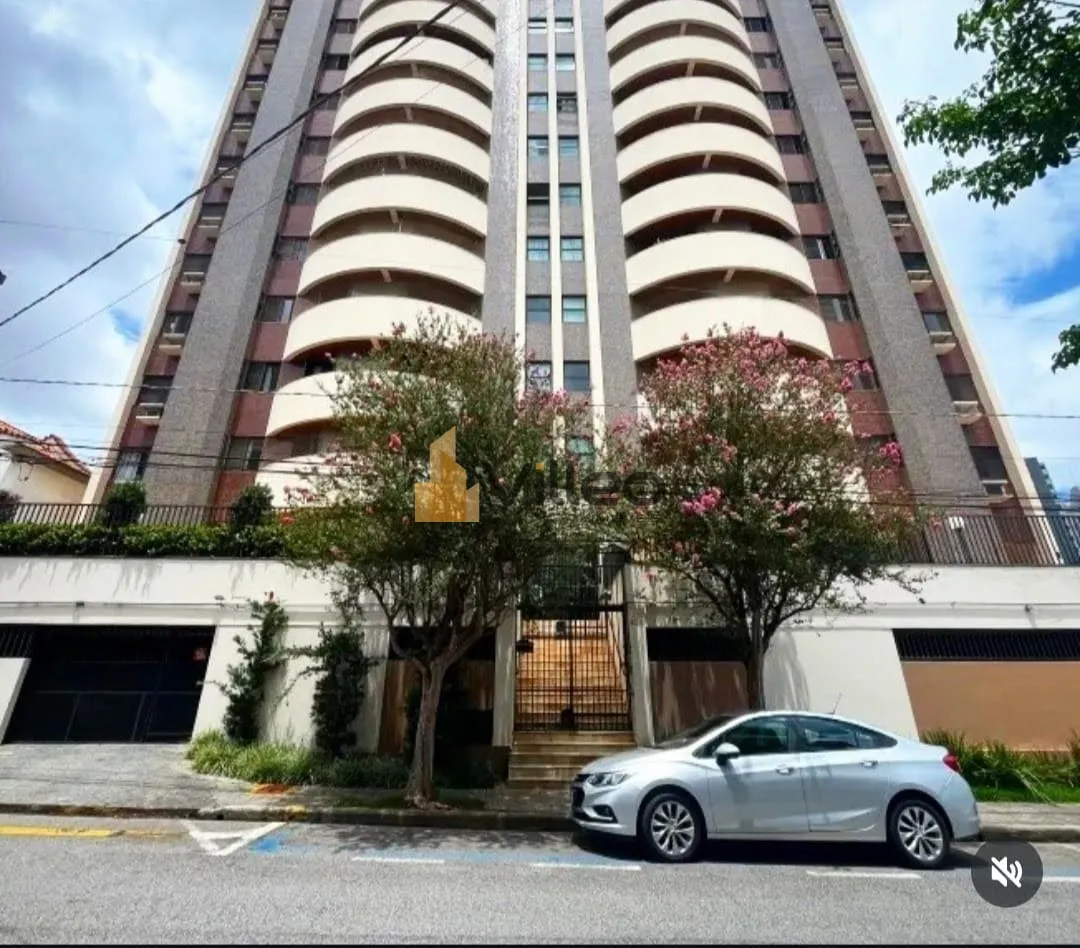 Imagem Apresentamos este elegante apartamento duplex no Edifício Mônaco, localizado no coração de Soroc...