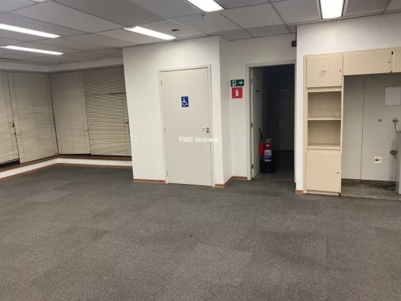 Imagem Conjunto comercial com 438m² próximo a Av. Paulista.