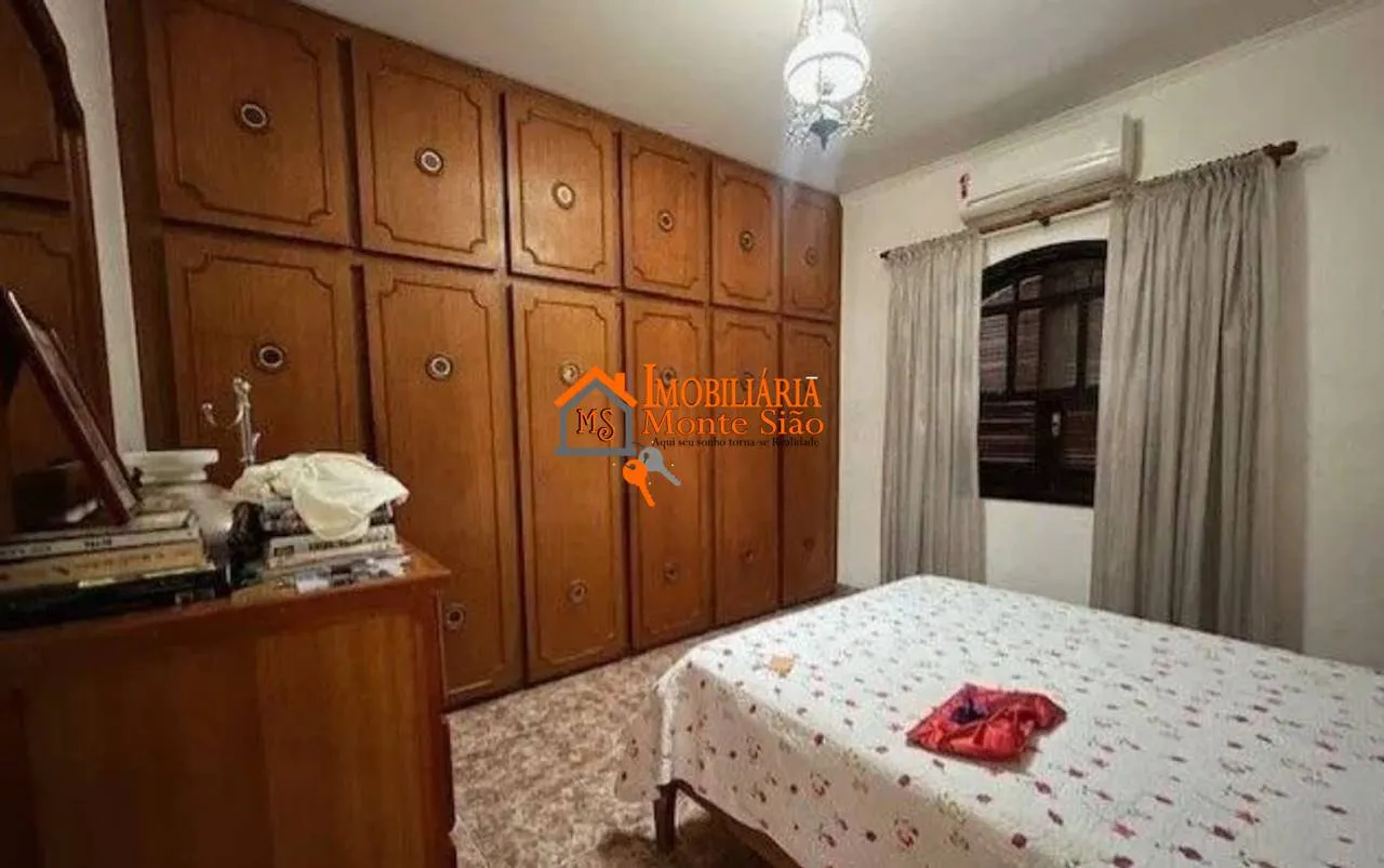 Imagem Casa com 3 dormitórios à venda, 860 m² por R$ 1.200.000 - Jardim do Papai - Guarulhos/SP