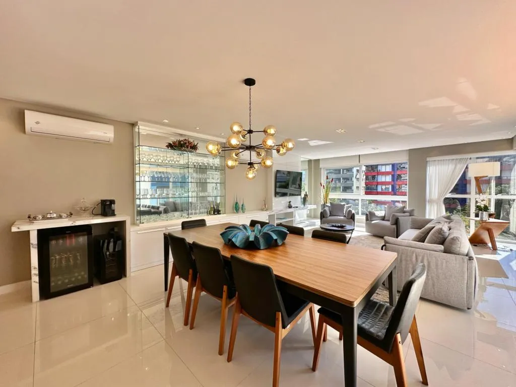 Apartamento 4 Dormitórios - Bairro Zona Nova