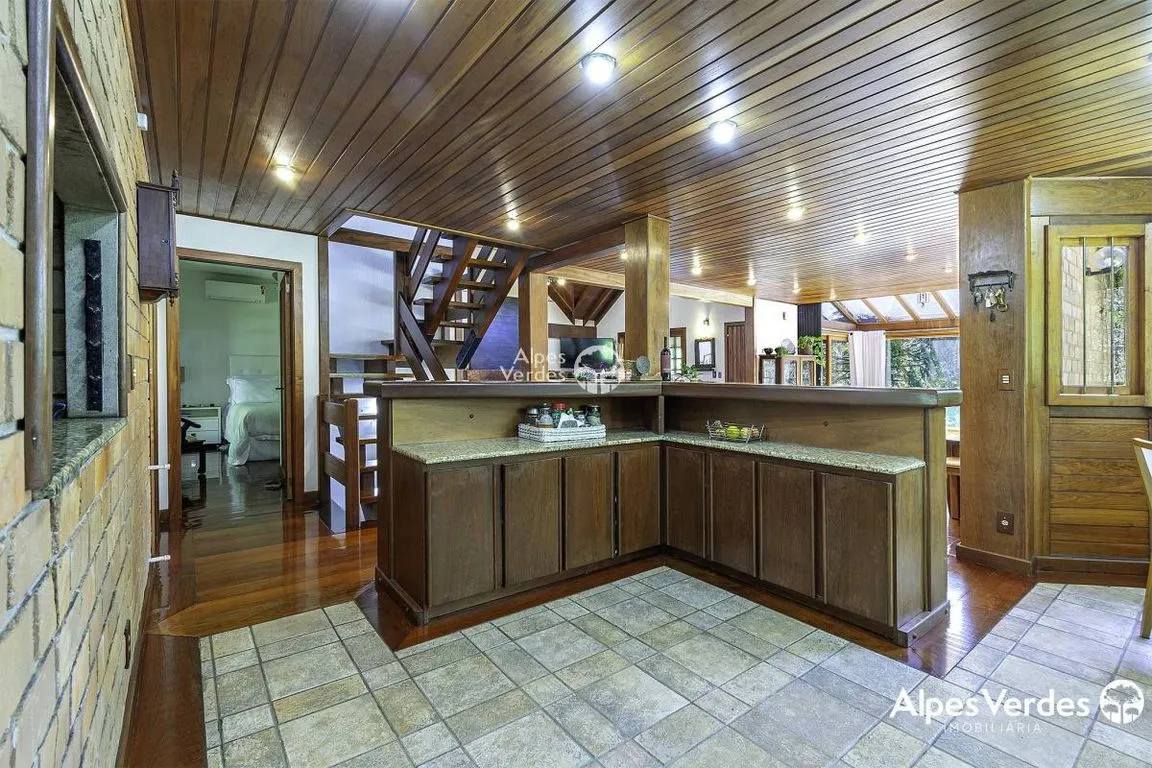 Imagem Casa à venda em Canela, Vila Suica, com 4 quartos, 357m2