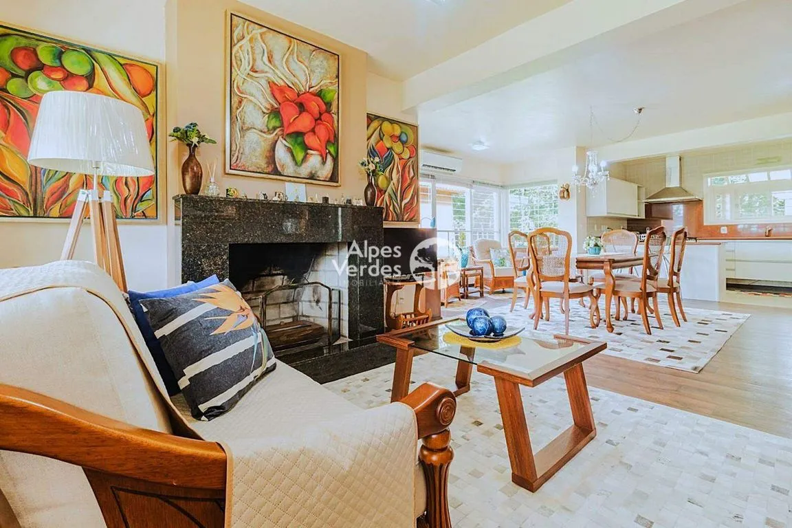 Imagem Vende-se Casa em Canela, com 03 dormitórios