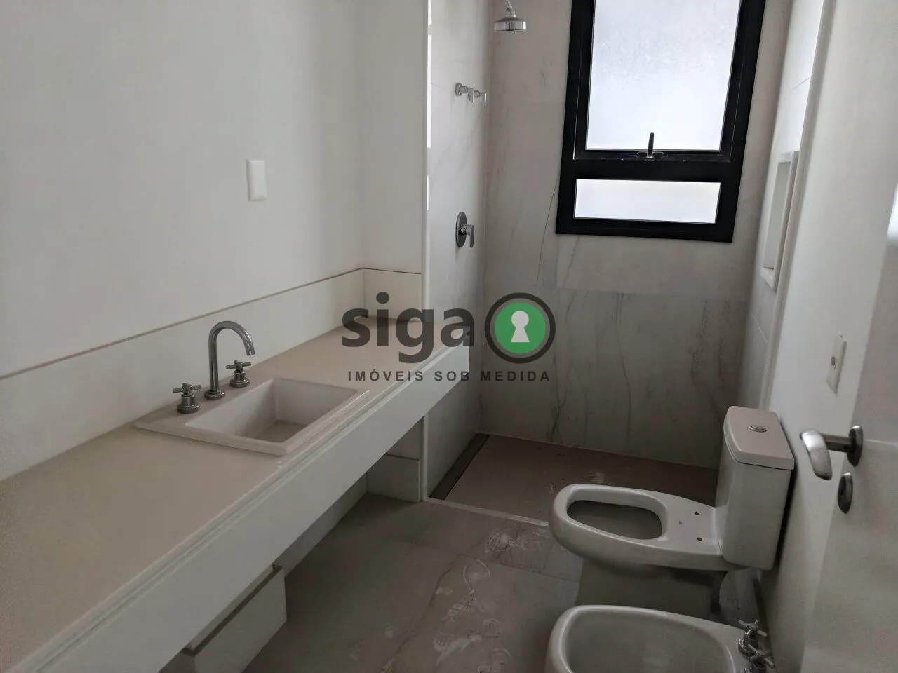 Imagem Apartamento para venda em Moema com 4 quartos e 4 vagas