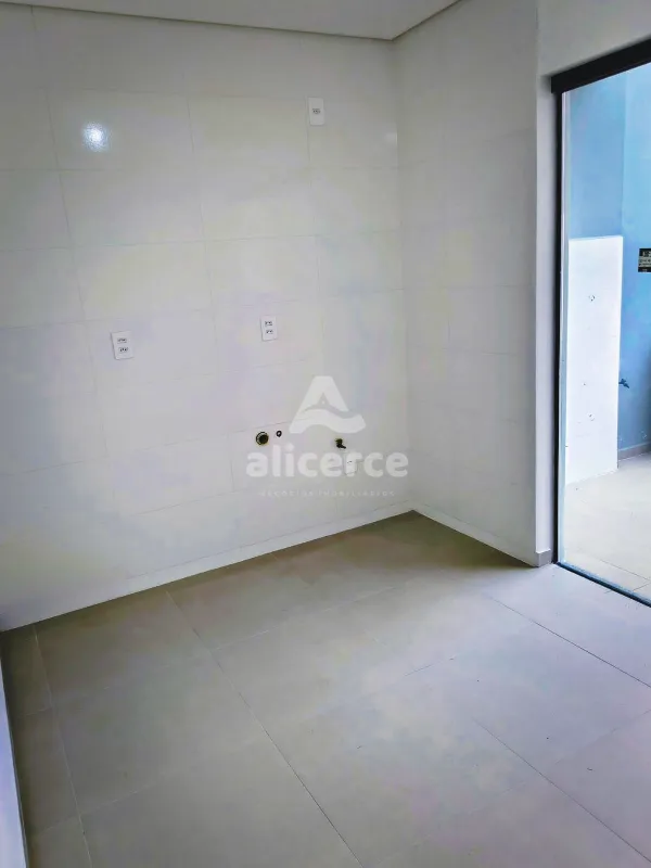 Imagem Sobrado à venda com 2 quartos 2 suítes, 78m² em Areias São José