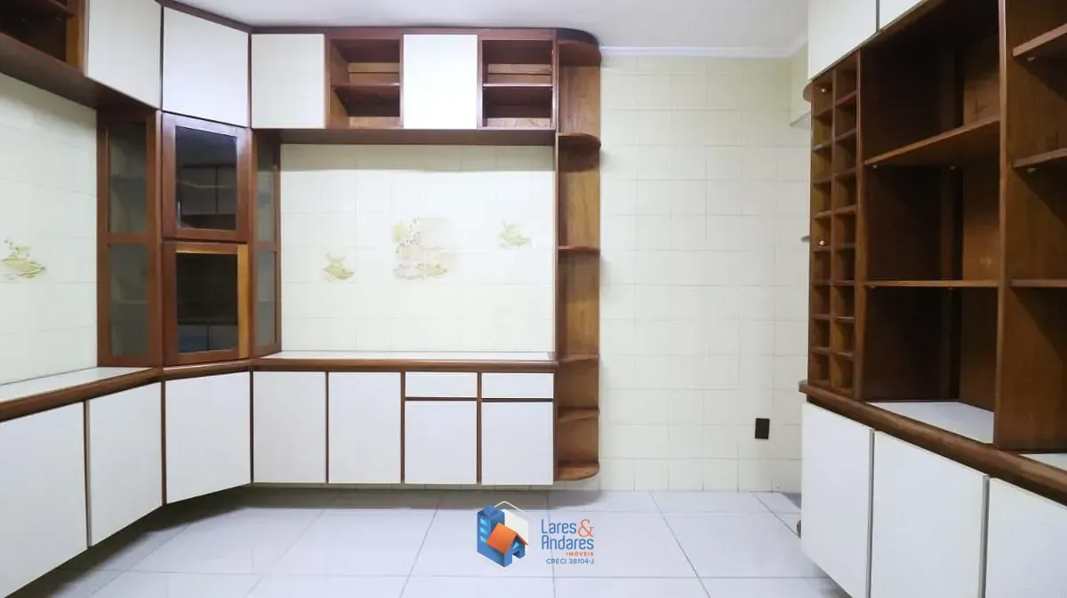 Imagem Casa para venda em Bortolândia com 4 quartos, sendo 1 suíte, 188m²