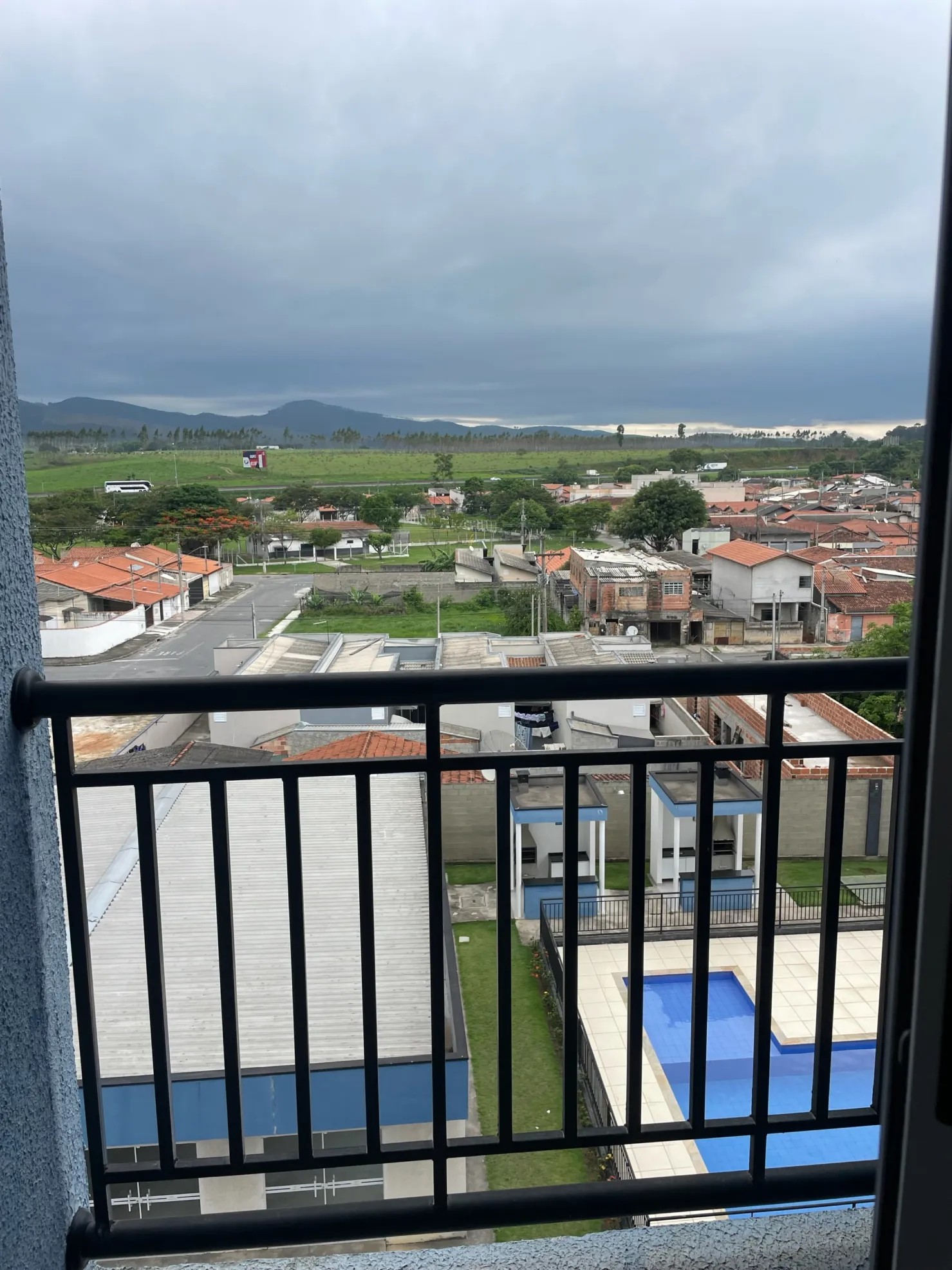 Imagem Apartamento à venda dois dormitórios com sacada e vista para a Serra, Feital, Pindamonhangaba, SP