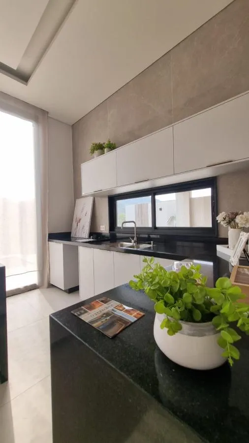 Imagem Casa em Condomínio para Venda em Areal / RJ no bairro Fazenda Velha