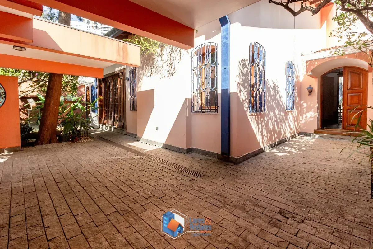 Imagem Sobrado para venda em Sumaré com 3 quartos, sendo 3 suítes, 280m²