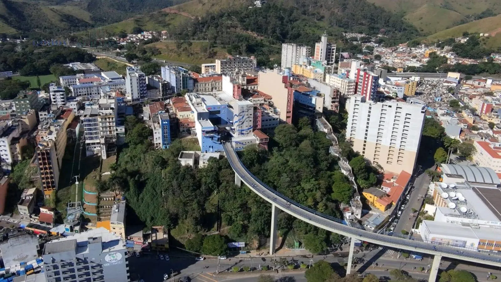 Imagem Oportunidade Rara: Terreno Comercial de 1.133 m² na Praça de Aparecida