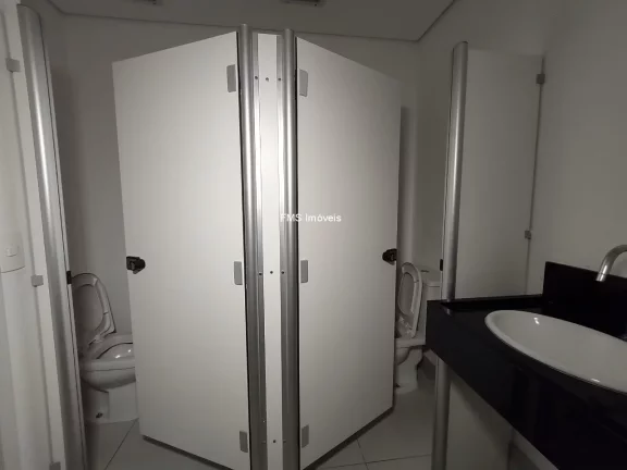 Imagem Conjunto comercial com 388m² para locação em Alphaville.