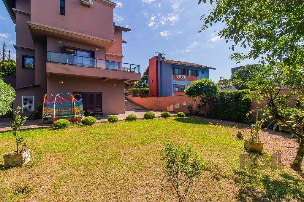 Imagem casa - 3 dorms. 2 vagas - 350 m² - Teresópolis