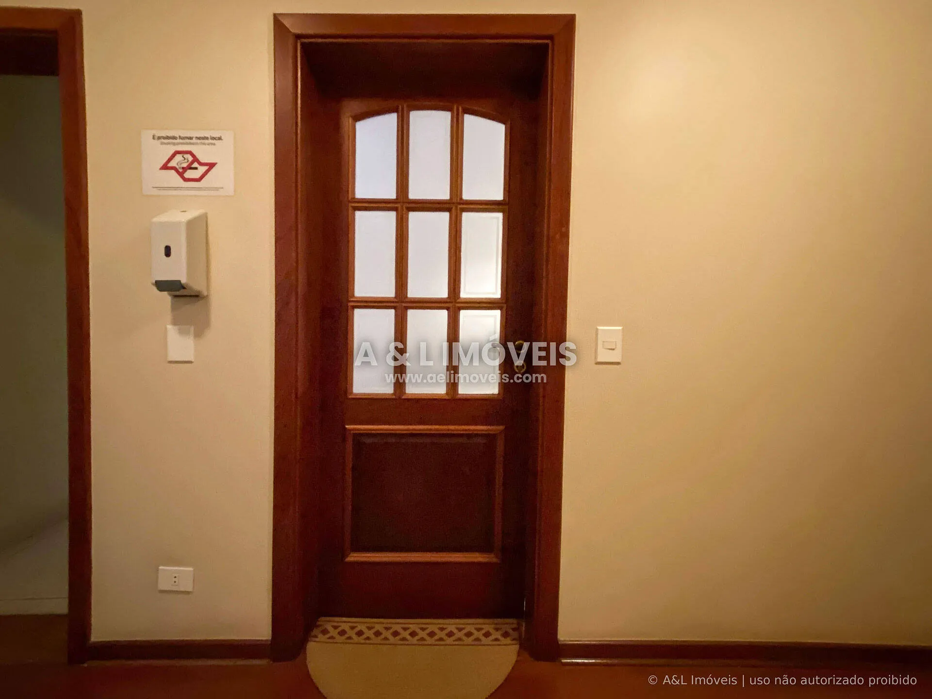 Imagem Apartamento próximo ao Capivari com 3 suítes e calefação