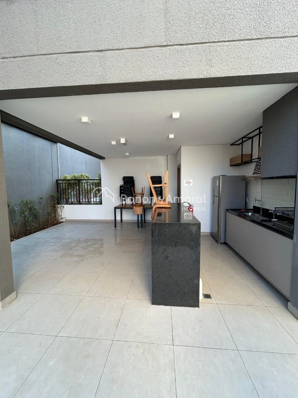 Imagem Apartamento Garden a venda com 2 Quartos sendo 1 suíte, 2 banheiros e 2 vagas Mansões Santo Antonio 61m²