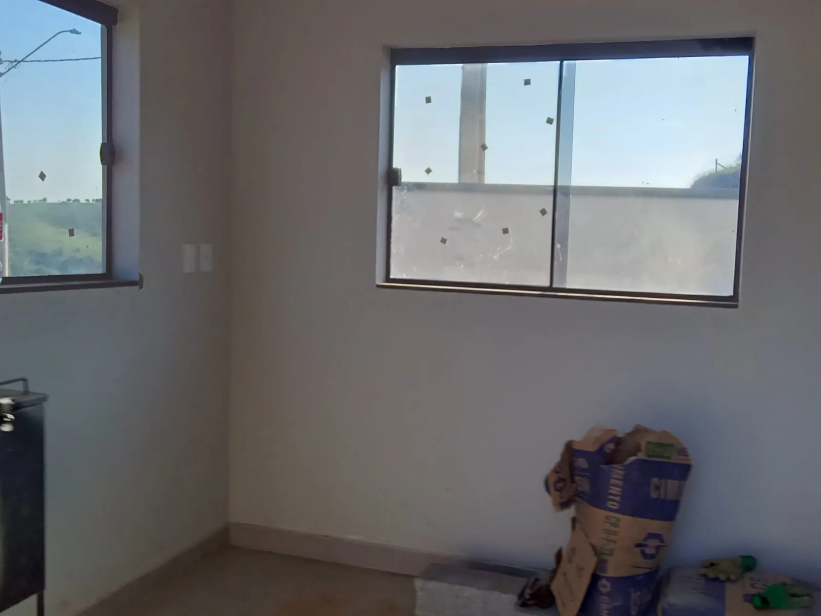 Imagem Galpão Comercial para Venda ou Locação em Cambuí-MG, Bairro Água Comprida: 1 Sala, 2 Banheiros, 5 Vagas de Garagem, 3.600m² de Área.