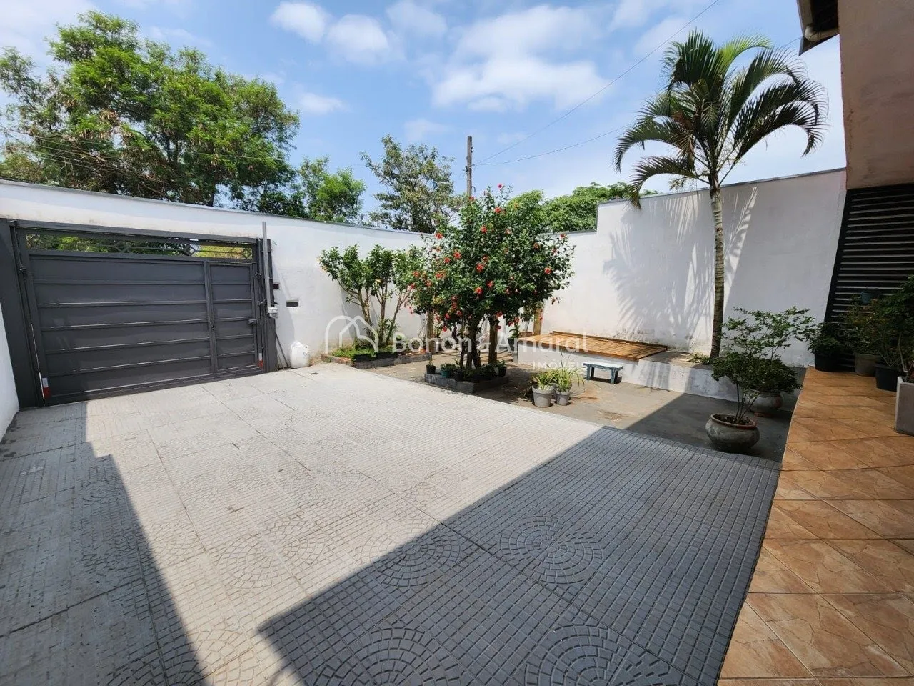 Imagem Casa à venda com 300m², 5 quartos e 4 vagas