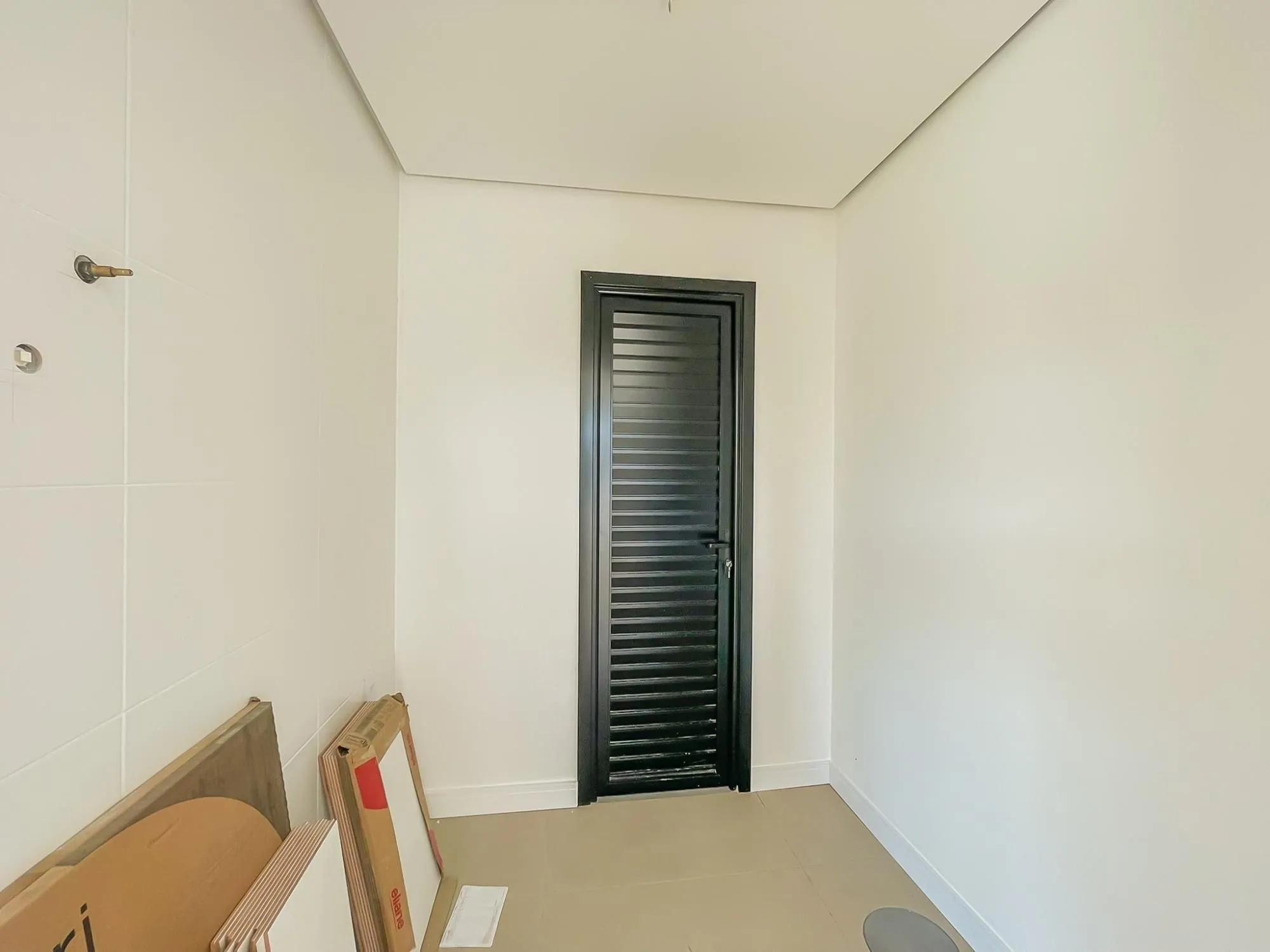 Imagem Casa térrea com 100m² privativo, em condomínio fechado na Estrada Jorge Pereira Nunes