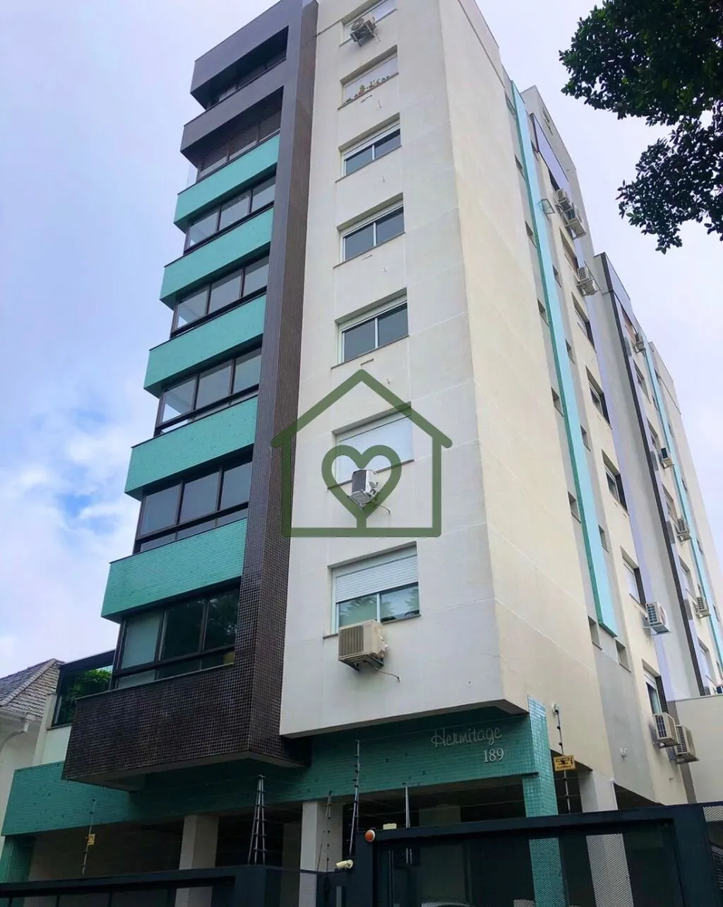 Foto do imóvel Empreendimento conta com 14 apartamentos com 2 suítes e lavabo, com 1 ou 2 vagas na garagem, situad...