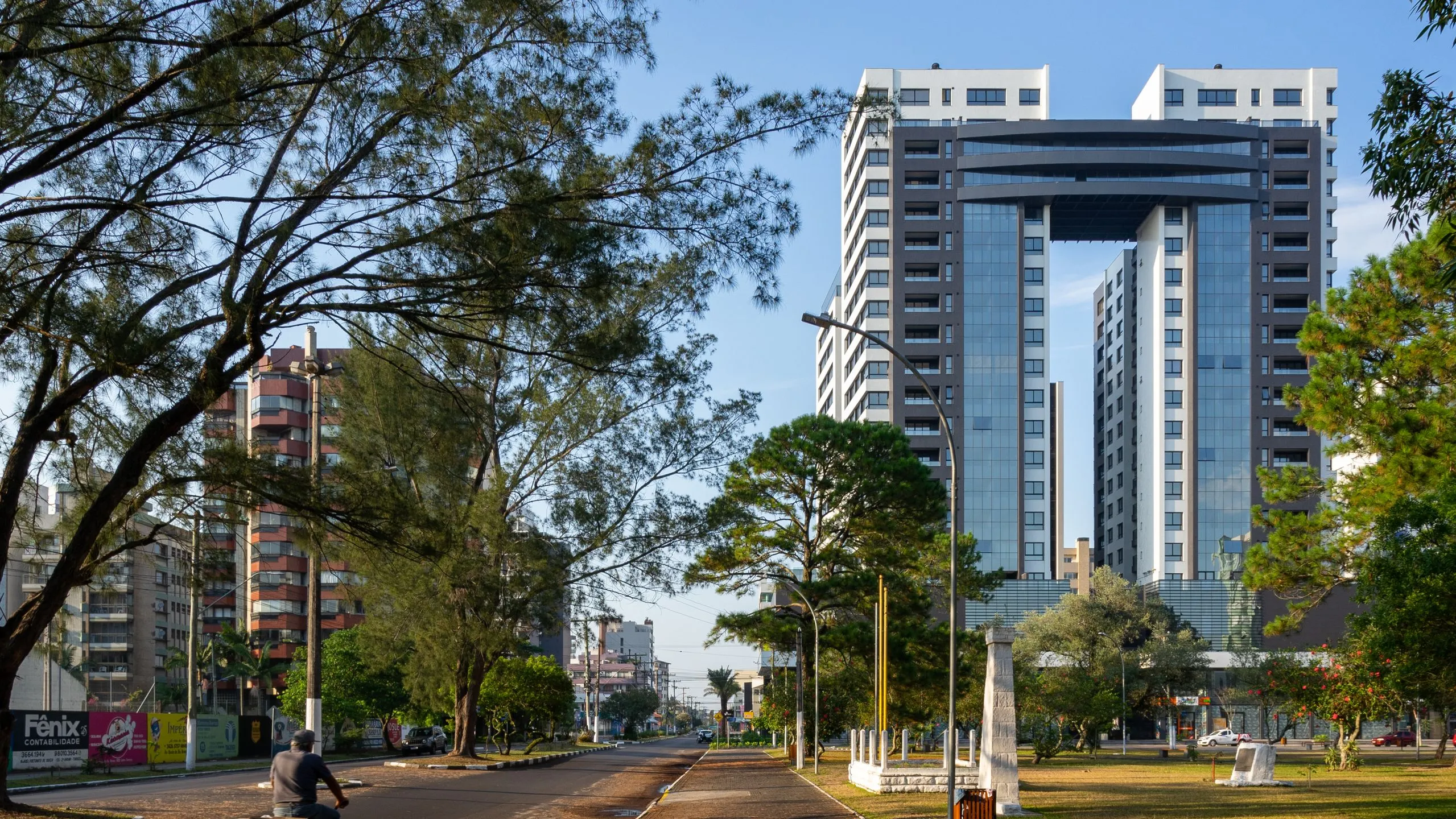 Foto do imóvel Apartamento à venda em Torres, Centro, com 2 quartos, 83m2