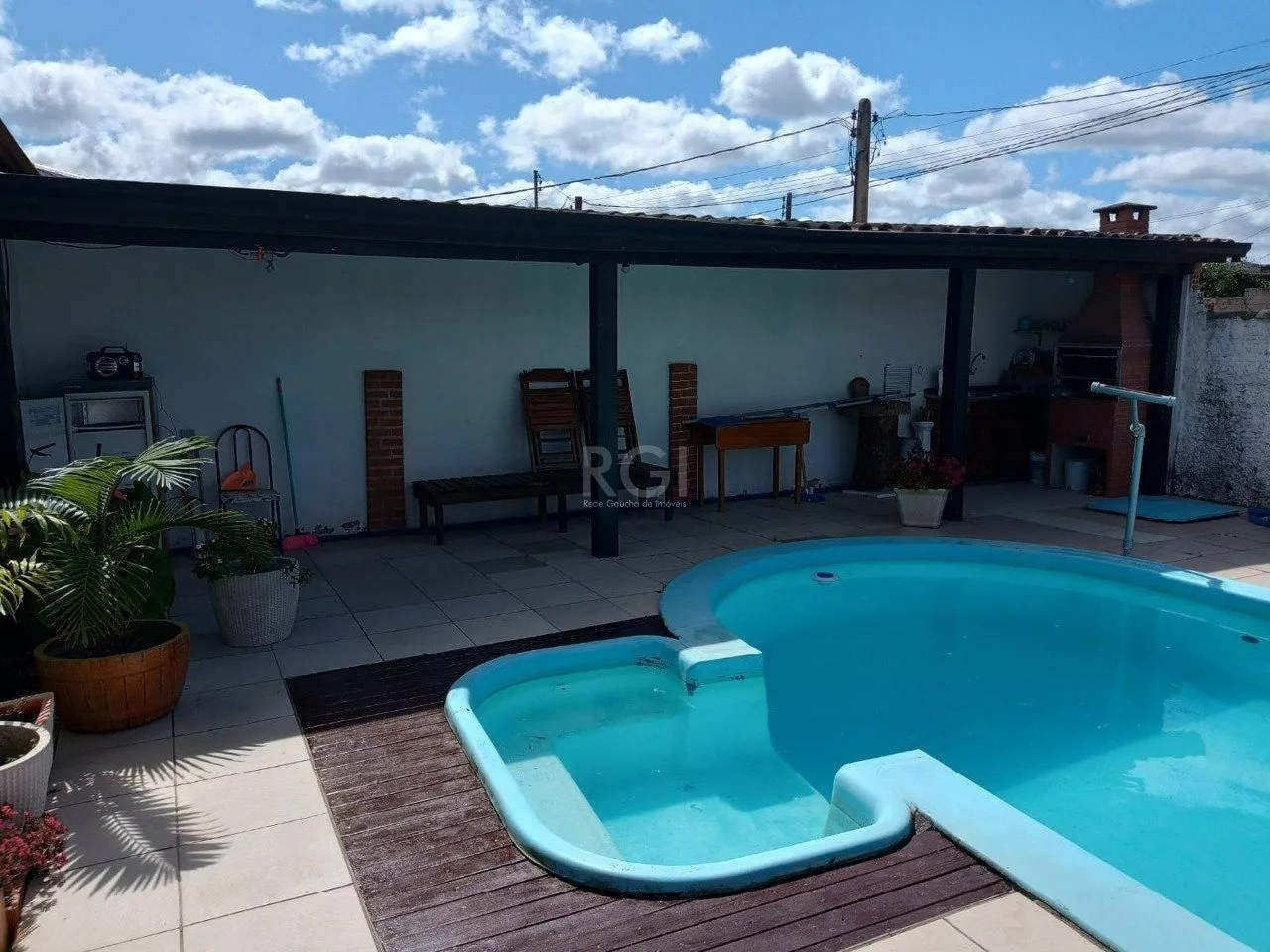 Imagem Casa 3 dormitórios, sendo 1 suite, 9 vagas - bairro Ponta Grossa Porto Alegre RS