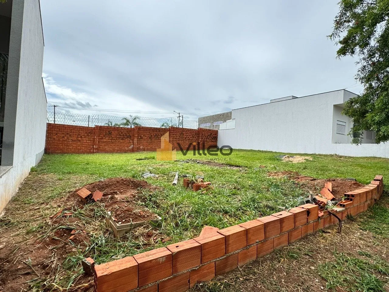Imagem Apresentamos uma excelente oportunidade para você que deseja construir a casa dos seus sonhos em um...