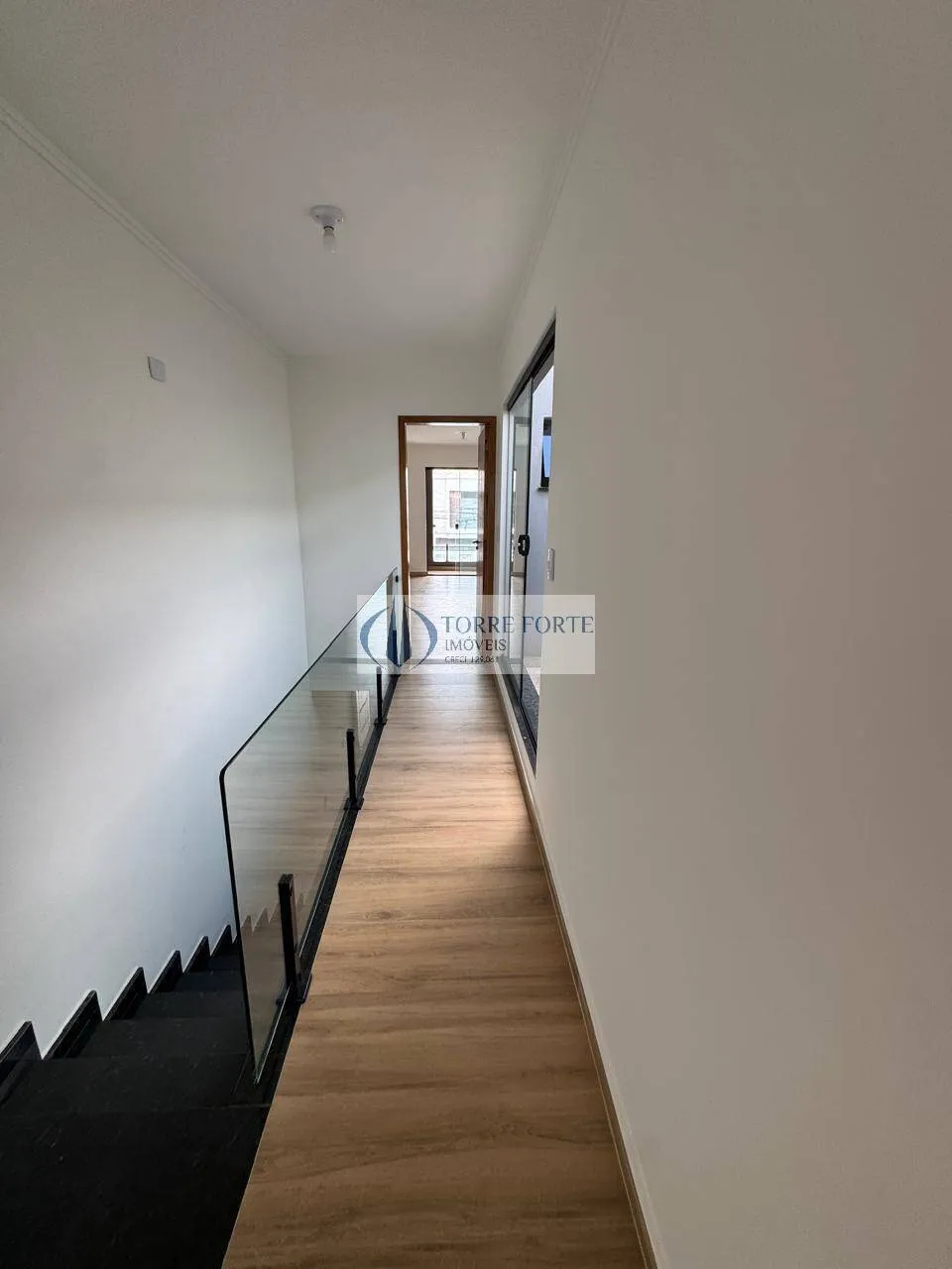 Imagem Lindo sobrado com 2 suites 2 vagas de garagem na Vila Antonieta .