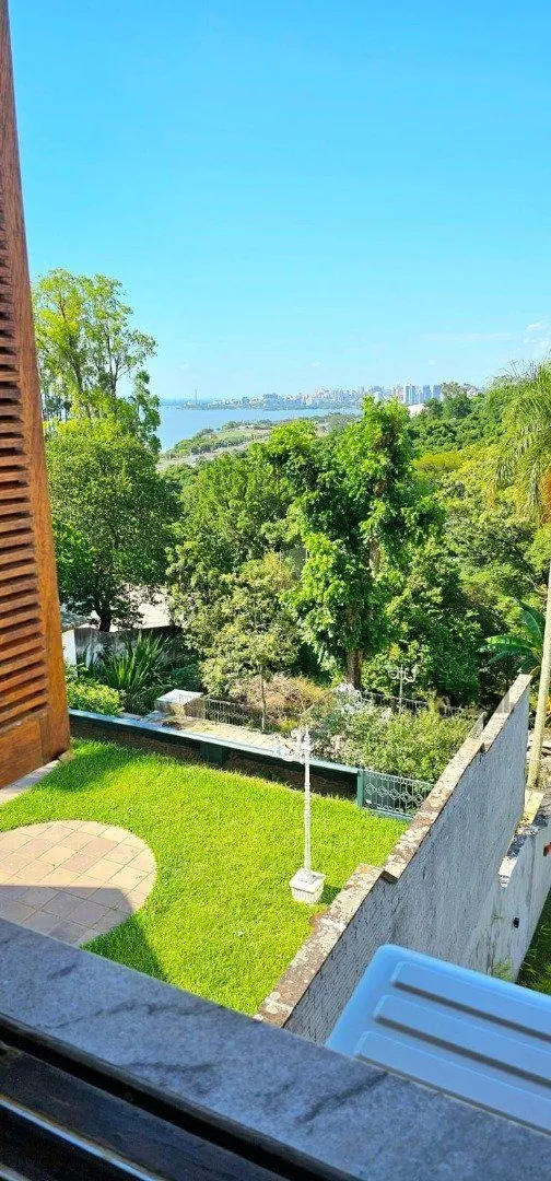 Imagem Casa para Venda - 350m², 5 dormitórios, sendo 1 suite, 6vagas - Cristal