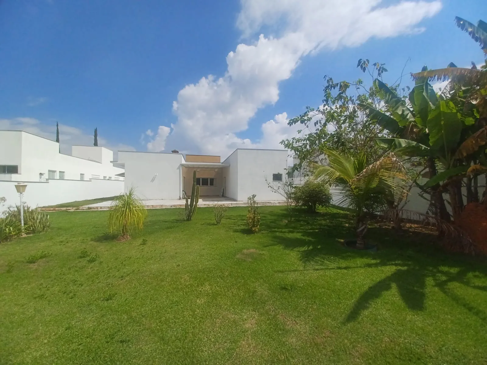 Imagem Magnífica casa térrea no Residencial Solar do Bosque!