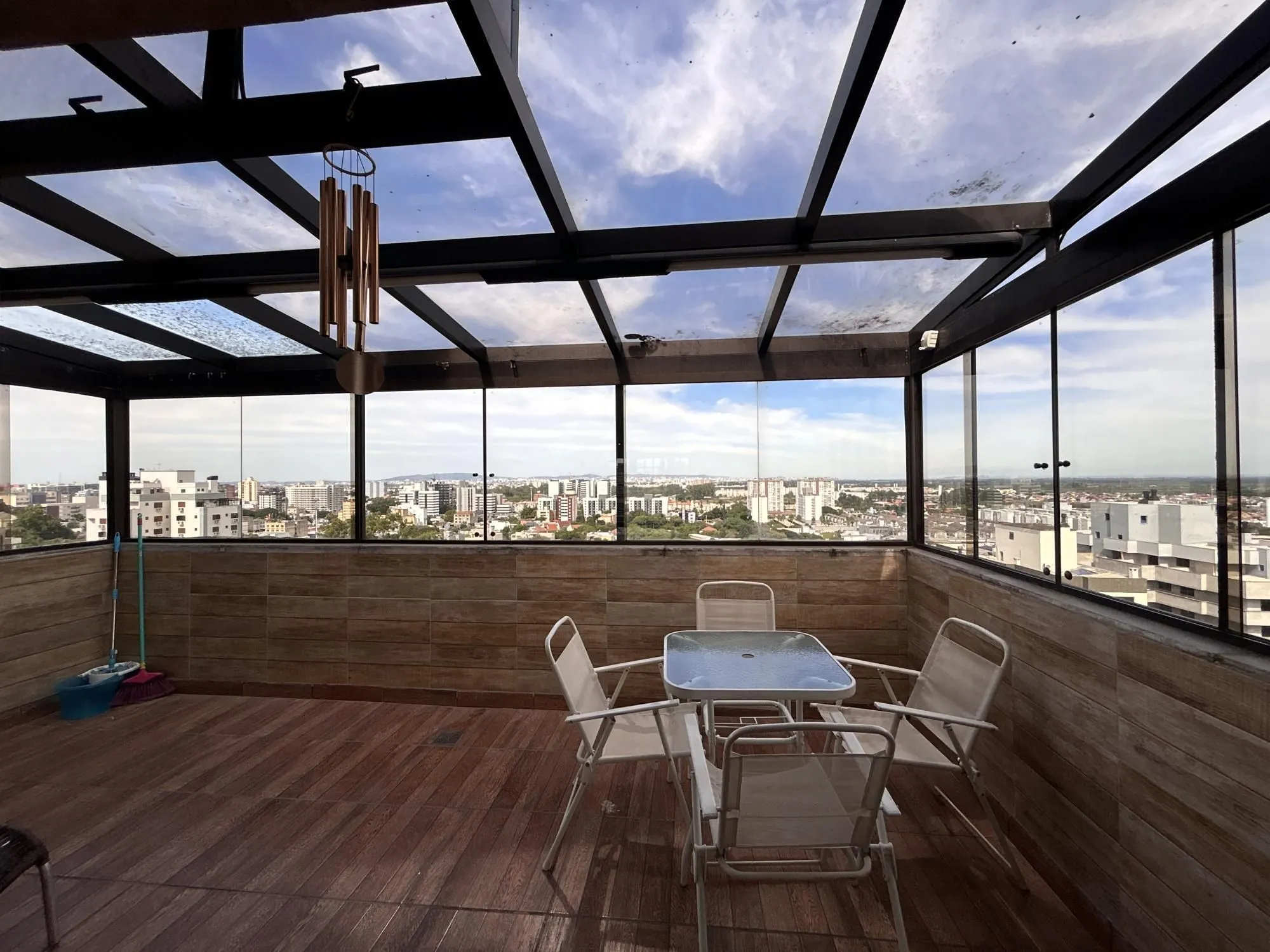 Imagem Cobertura Duplex à venda / aluguel (R$11.900,00 + taxas) no Centro de Canoas com piscina