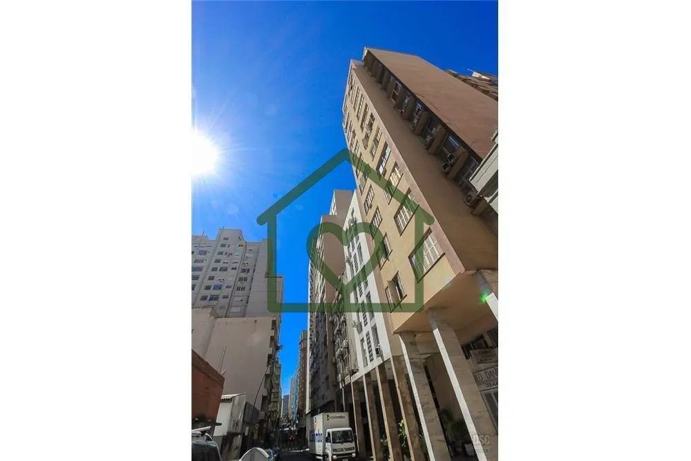 Imagem Apresentamos um encantador apartamento de dois dormitórios localizado no coração do Centro Histó...