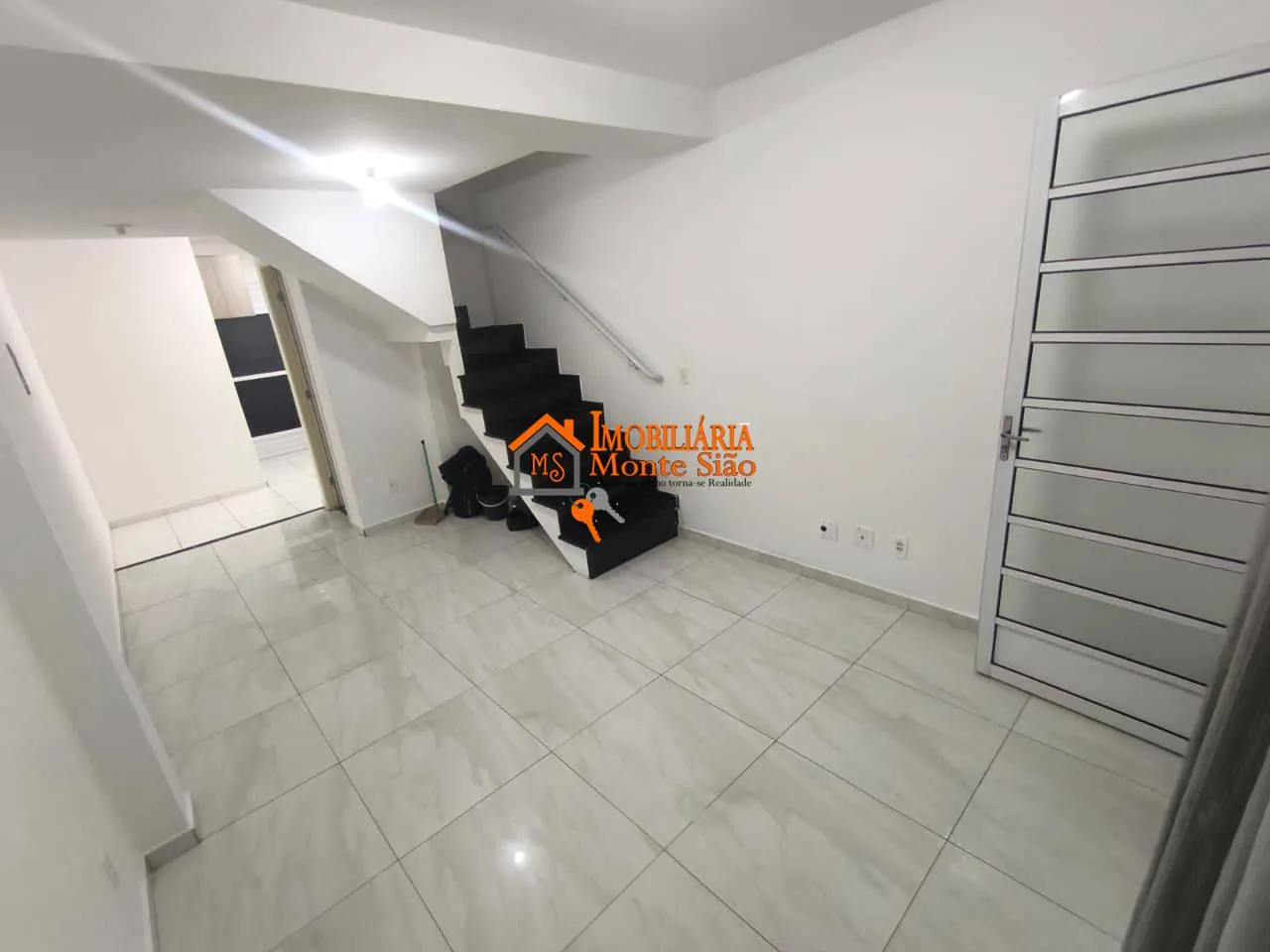 Imagem Sobrado com 2 dormitórios para alugar, 54 m² por R$ 2.614,00/mês - Água Chata - Guarulhos/SP