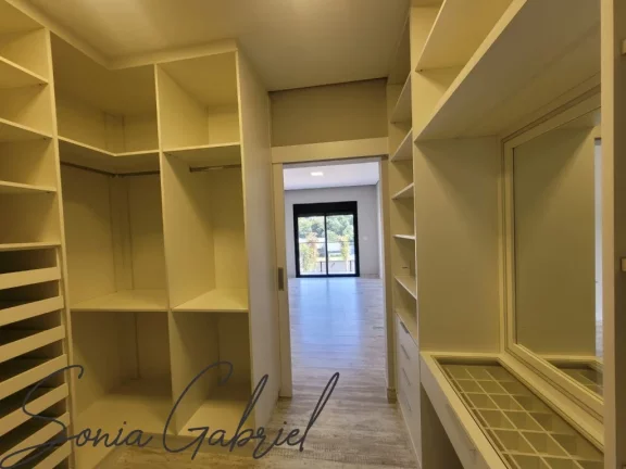 Imagem Linda Casa em Condomínio à venda em Itupeva-SP, no Condomínio Terras de Santa Teresa - 4 quartos, 4 suítes, 2 salas, 5 banheiros, 4 vagas, 395,00m².