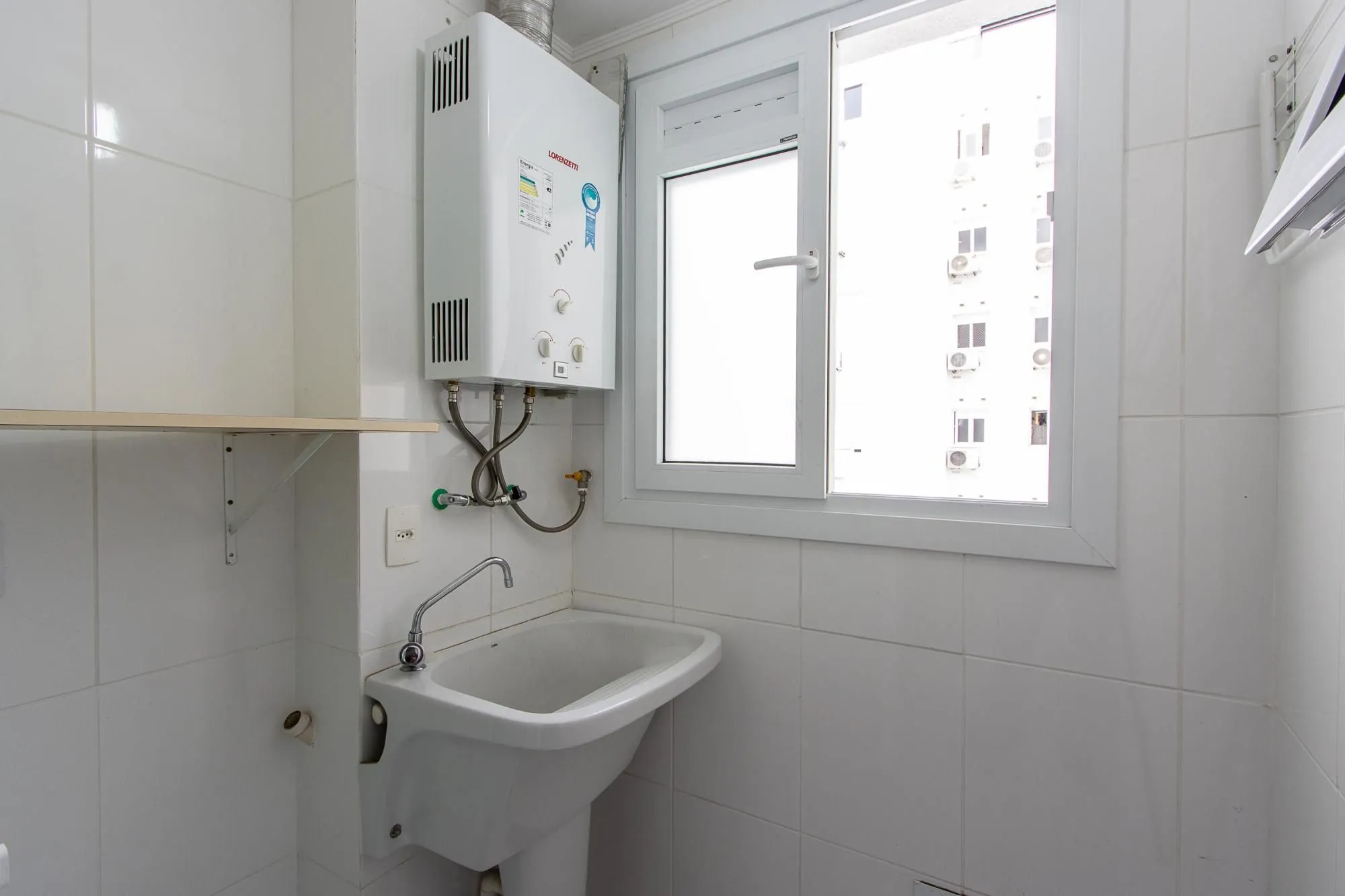 Imagem Apartamento de 2 dormitórios com suíte, churrasqueira e infraestrutura completa na Zona Sul de Porto Alegre.