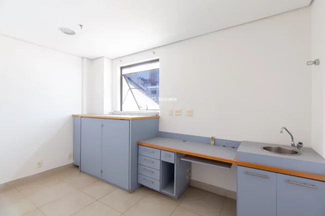 Imagem Conjunto comercial com 196m2 ao lado da estação Barra Funda.