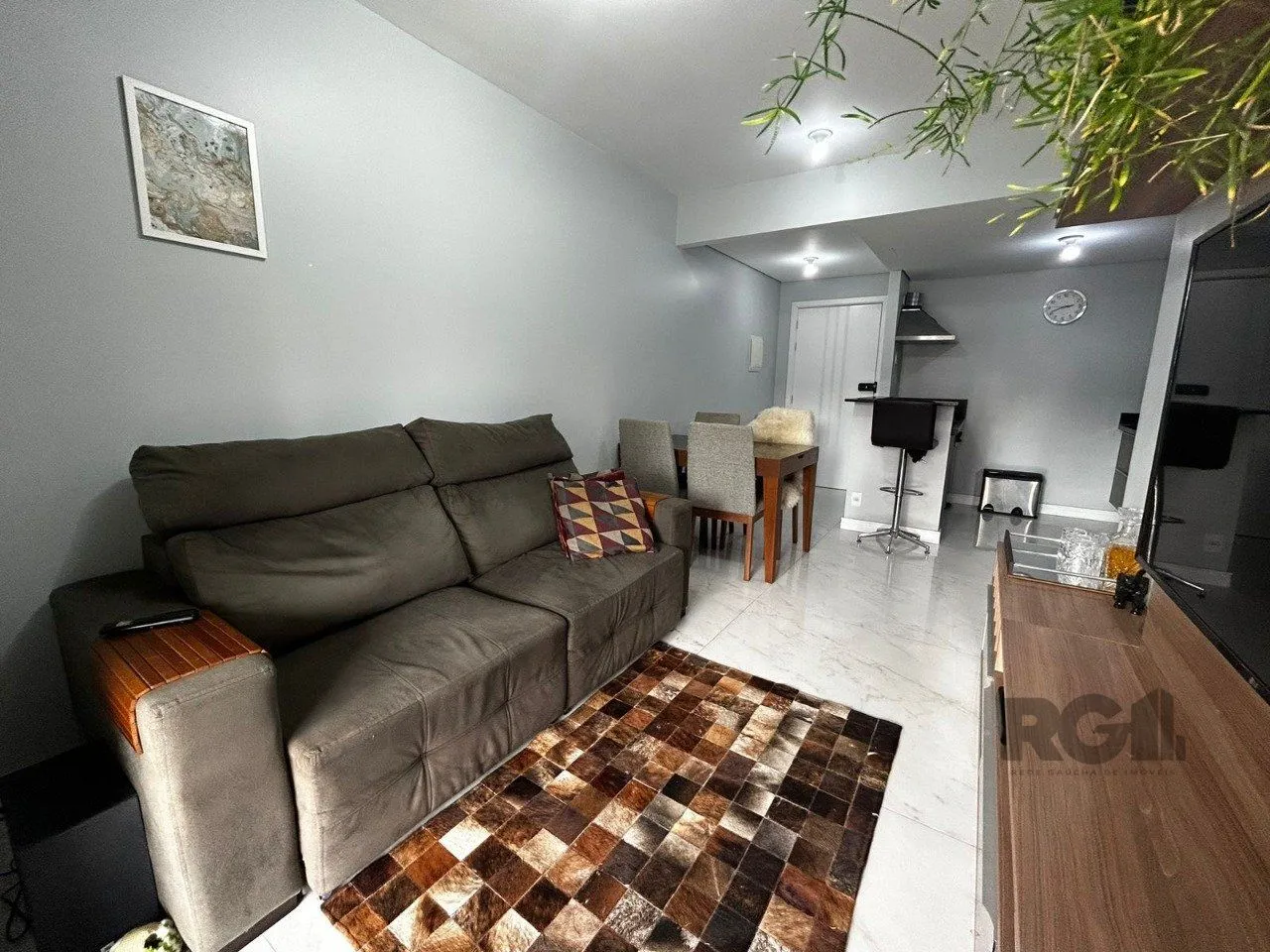 Imagem APARTAMENTO, 1 DORMITÓRIO, SACADA COM CHURRASQUEIRA, VAGA DE GARAGEM, BAIRRO PETRÓPOLIS, PORTO ALEGRE/RS