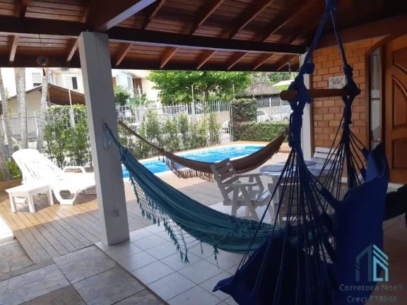 Imagem Casa a venda 04 quartos, 200 metros do Mar em Canasvieiras Florianópolis SC
