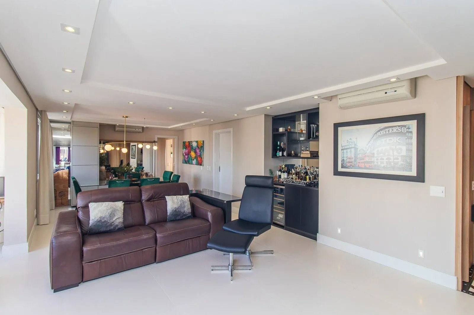 Imagem Apartamento de 3 suites e 2 vagas no Jardim Europa