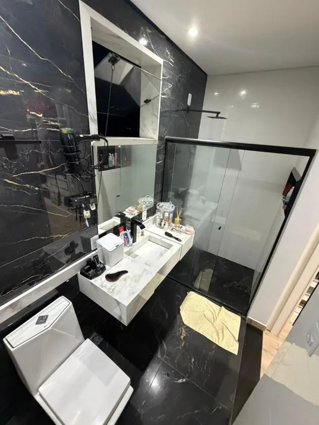 Imagem CASA DE LUXO À VENDA EM CONTAGEM/MG , Área de 915 m²