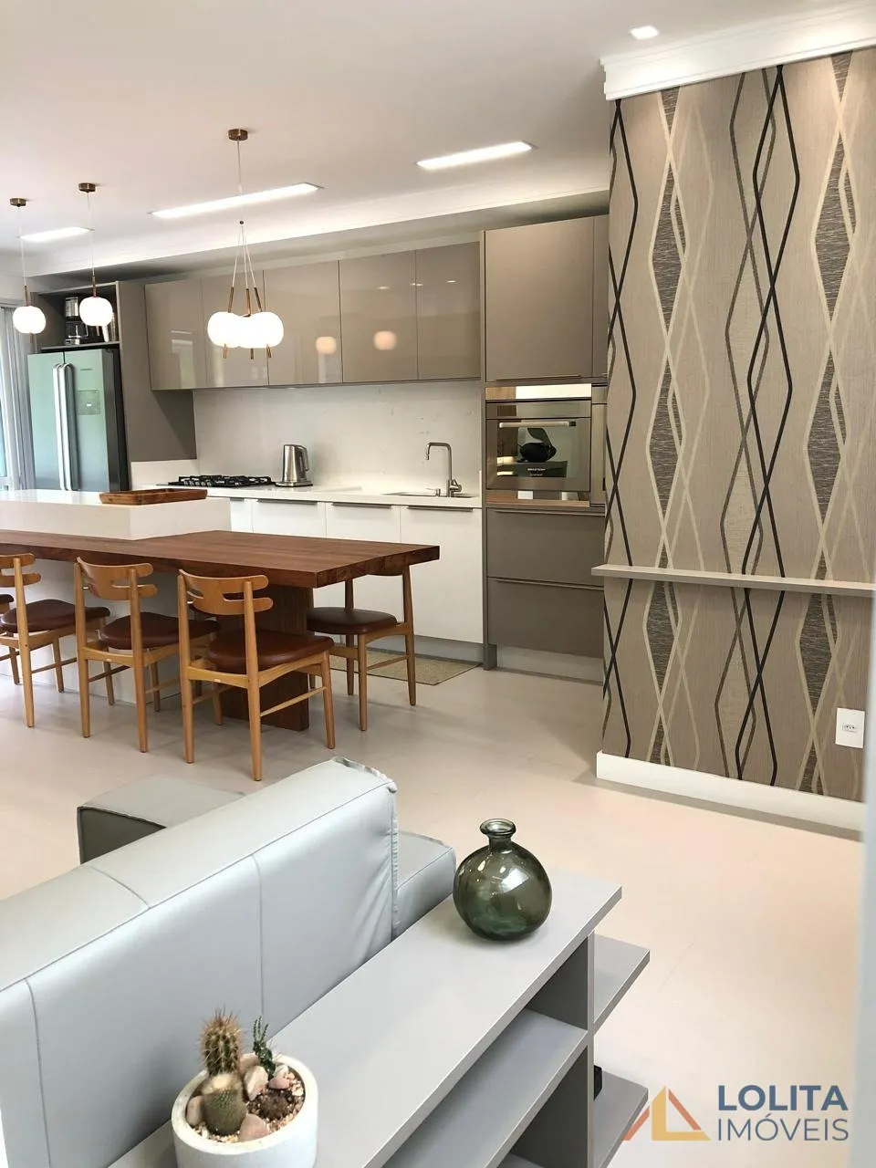 Imagem APARTAMENTO PARA ALUGAR MOBILIADO COM 3 QUARTOS E 2 VAGAS DE GARAGEM NOS INGLES DO RIO VERMELHOR - FLORIANÓPOLIS/SC
