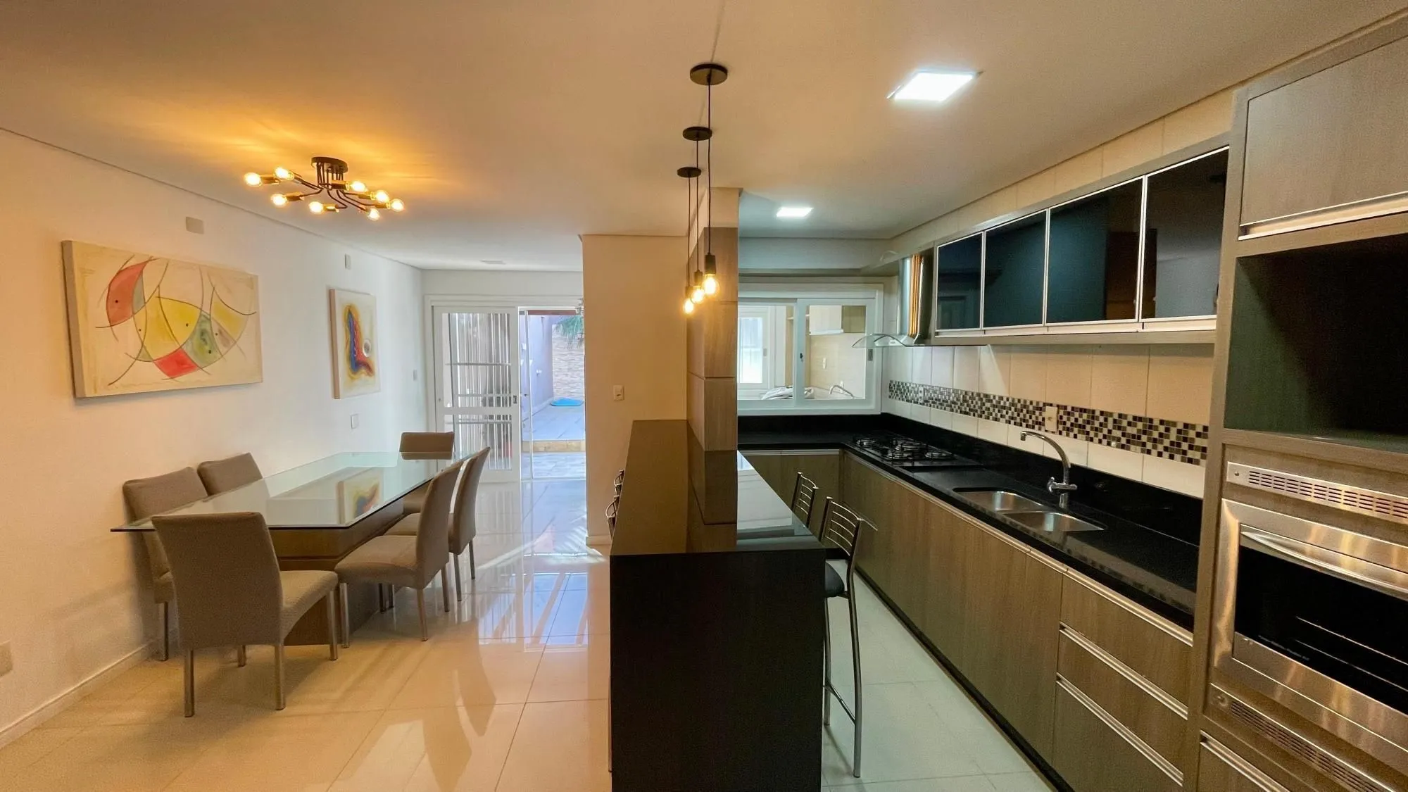 Imagem Casa com piscina, 3 suítes, desocupada, Rua Leite de Castro- Jardim Itu Sabará