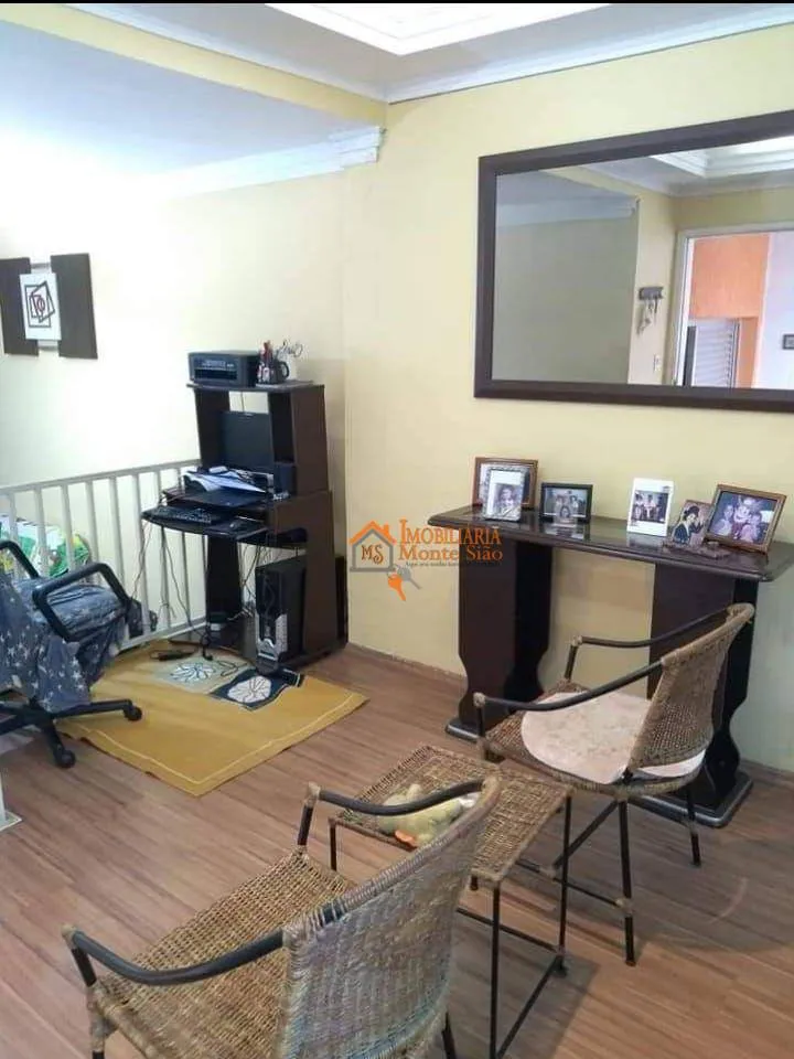 Imagem Sobrado com 3 dormitórios à venda, 140 m² por R$ 570.000,00 - Jardim São Roberto - Guarulhos/SP